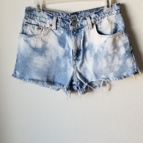 Levi's cut offs high waisted shorts - Picture 2 of 8